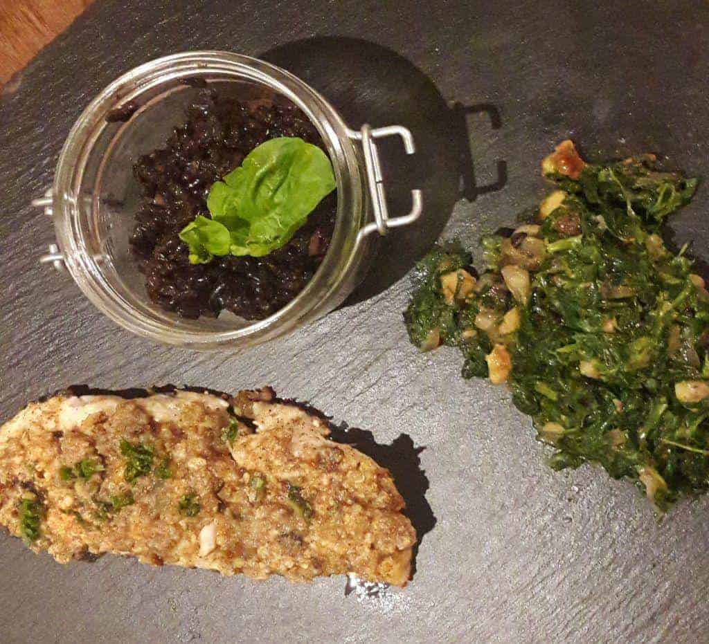 Read more about the article Rotbarschfilet mit Mandelkruste